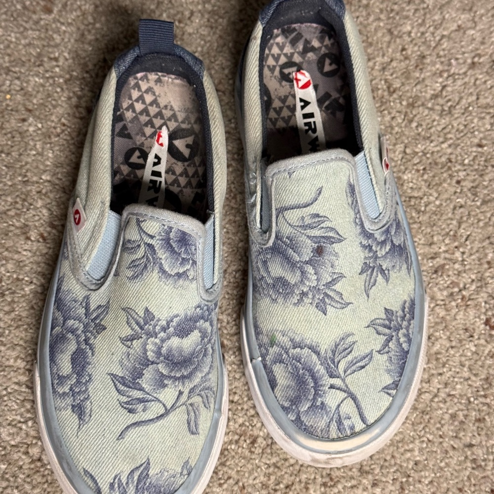 Airwalk Kids Shoes with Blue Floral Design